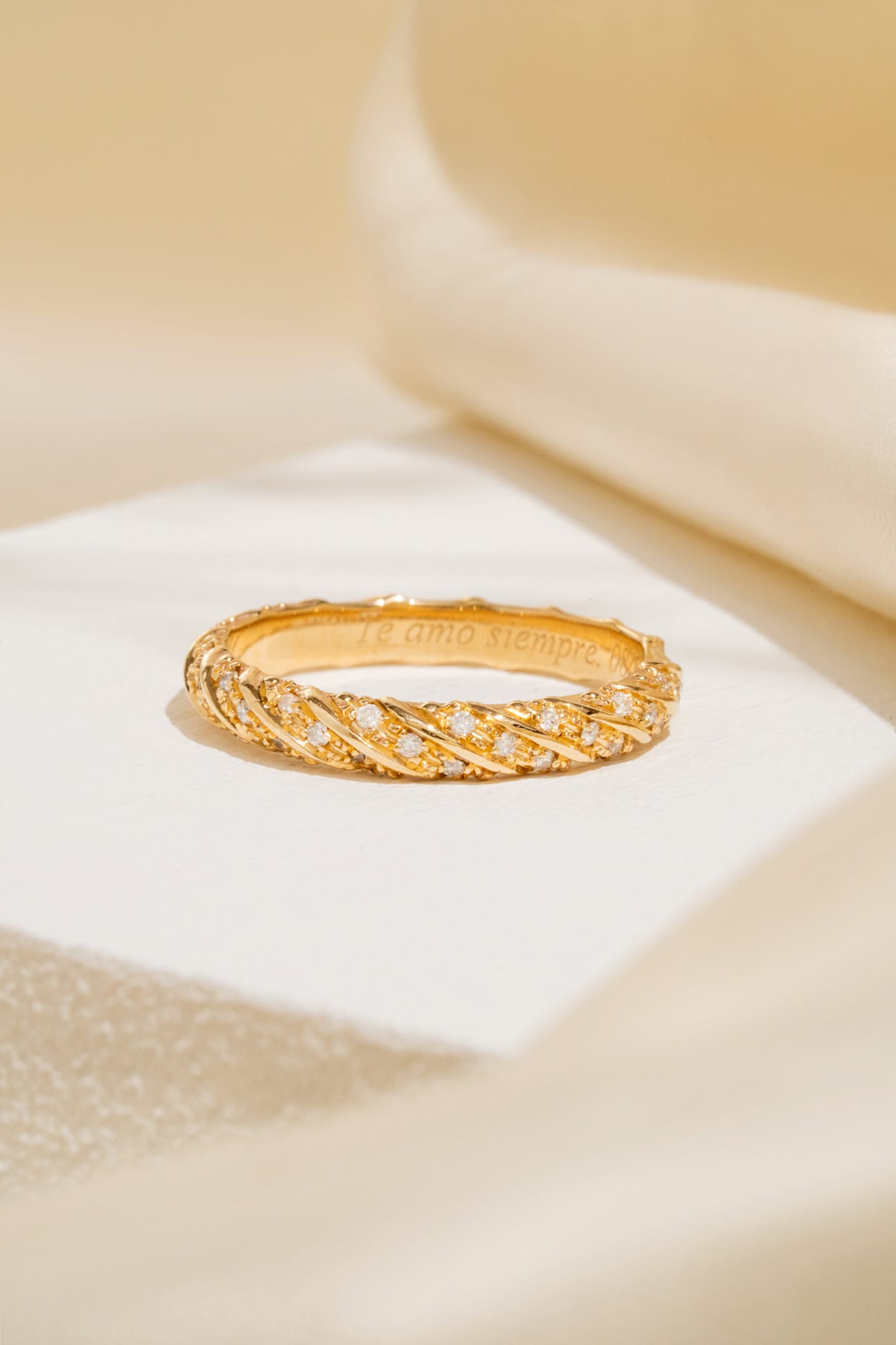 Anillo Diamond Waves